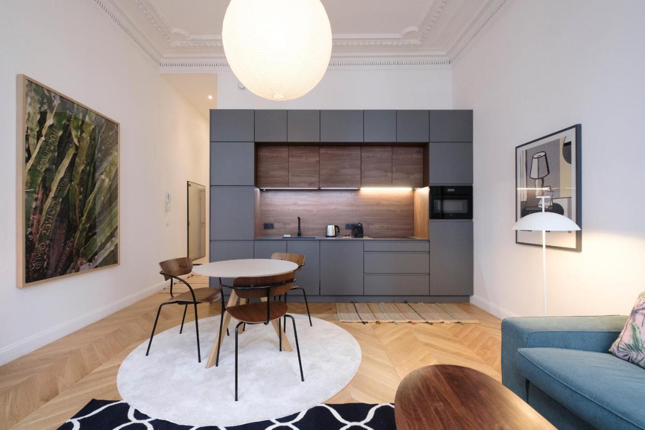 The Duke Flats - 1 Bedroom Grand Place